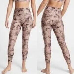 Athleta Salutation Stash Pocket II 7/8 Tight  Floral print size XL